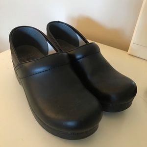 Dansko black nursing clogs